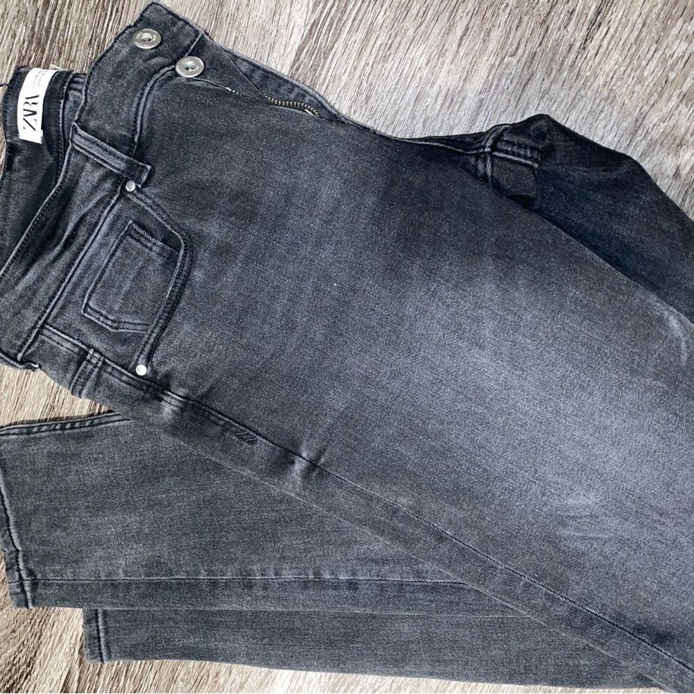Skinny Mid Rise Jeans - Picture 2 of 8